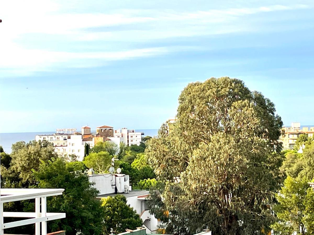 Modern Penthouse With Big Terrace Apartman Platja d'Aro Kültér fotó
